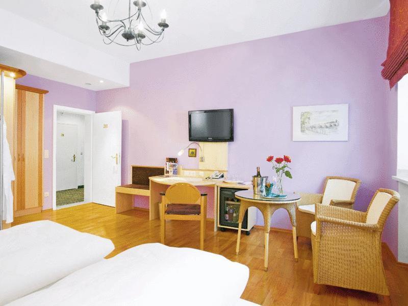 Hotel Muenchner Hof Und Blauer Turm เรเกนส์บวร์ก ภายนอก รูปภาพ